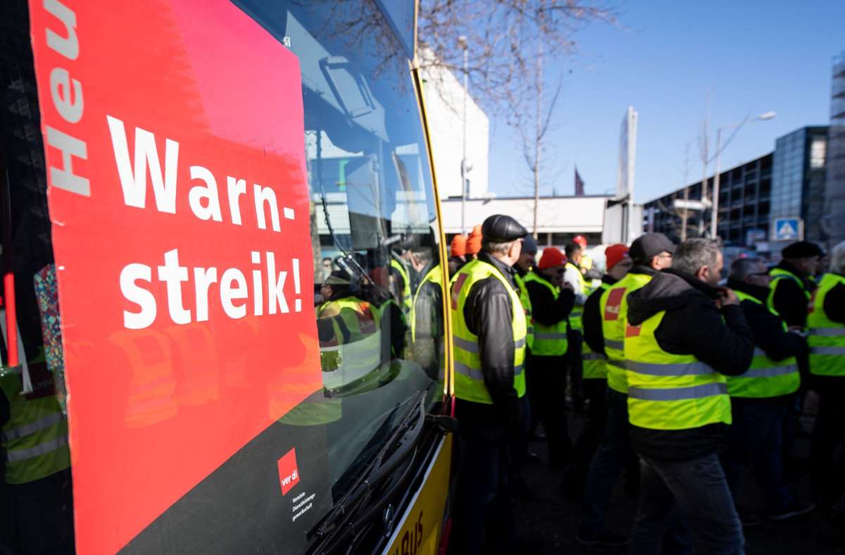 Am Freitag hat Verdi die Busfahrerinnen und -fahrer noch einmal zum Streik aufgerufen (hier eine Szene von 2019). Foto: dpa/Fabian Sommer