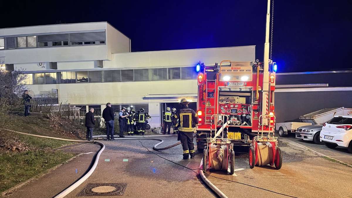 Stuttgart-Fasanenhof: Feuer in einer Schreinerei