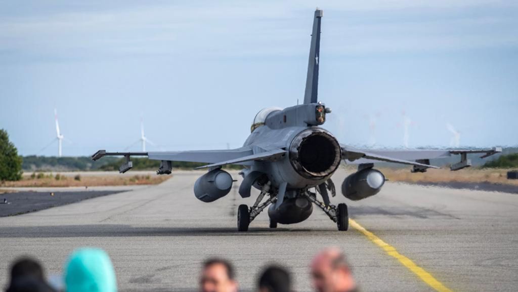 Verschollene Militärmaschine: Offenbar Überreste von chilenischem Flugzeug aus Meer geborgen
