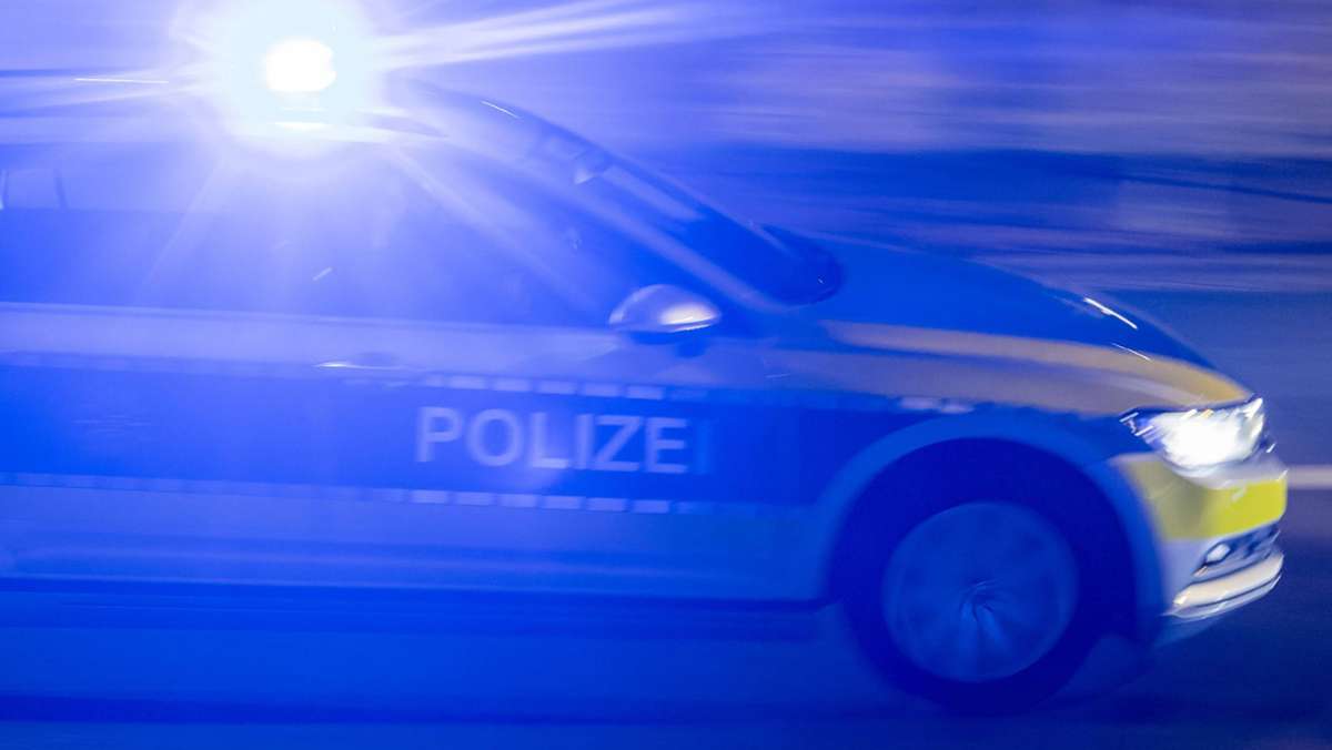 Unfall bei Walldorf: Autofahrer drängt Streifenwagen von Straße ab