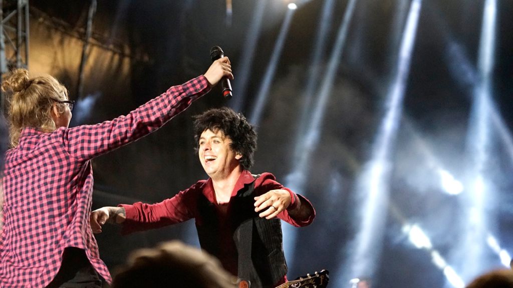 Southside Festival: Green Day holen Fans auf Bühne
