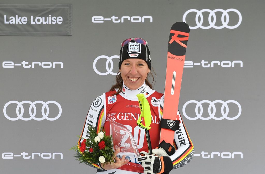 Im Jahr 2018 konnte sich Weidle mit zwei Top-10-Ergebnissen im Weltcup etablieren. Bei den Olympischen Winterspielen 2018 in Pyeongchang fuhr sie in der Abfahrt auf den 11. Platz. Ihre erste Weltcup-Podestplatzierung erzielte sie am 30. November 2018 als Dritte der Abfahrt von Lake Louise. Ein weiterer dritter Platz folgte am 27. Januar 2019 in Garmisch-Partenkirchen.
