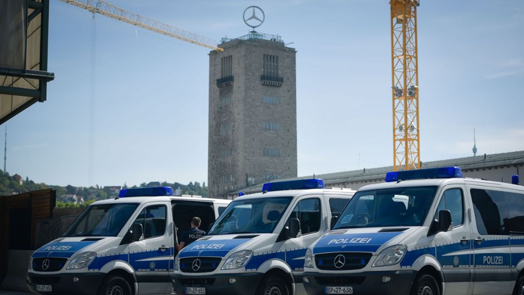  Ein bislang unbekannter Täter hat vermutlich absichtlich den Feueralarm im Treppenhaus des Turmforums am Stuttgarter Hauptbahnhof ausgelöst. Die Polizei hat die Ermittlungen aufgenommen und sucht nach Zeugen. 