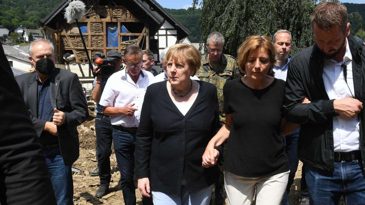Hochwasserkatastrophe in Deutschland: Merkel besucht erneut Katastrophengebiete