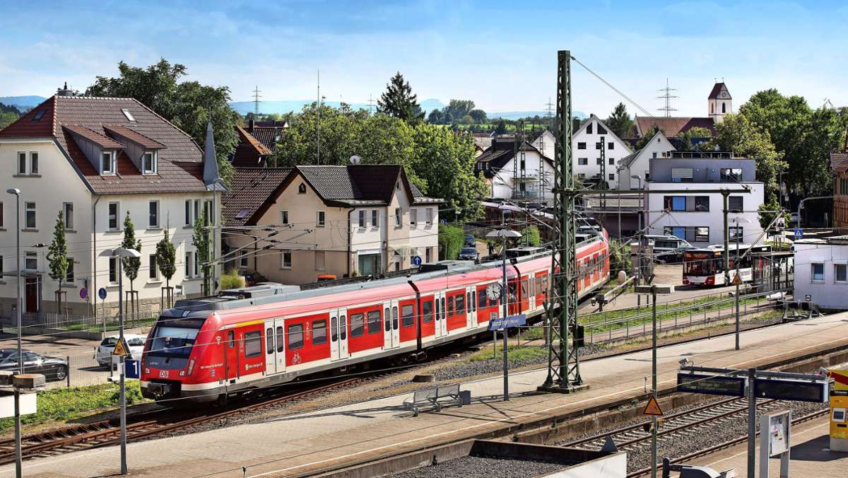  Die Jusos im Kreis Esslingen und andere Gruppen fordern eine klimafreundlichere S-Bahn. Ihre Kritik: Die Züge werden unter anderem auch mit Strom aus Kohle und Atomkraft betrieben. 