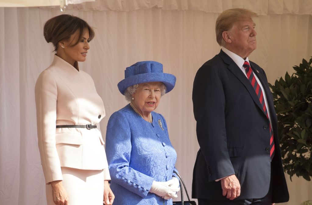 Die sprechende Brosche: Queen Elizabeth II. beim Empfang des US-Präsidentenpaares Donald und Melania Trump. Foto: Getty Images Europe