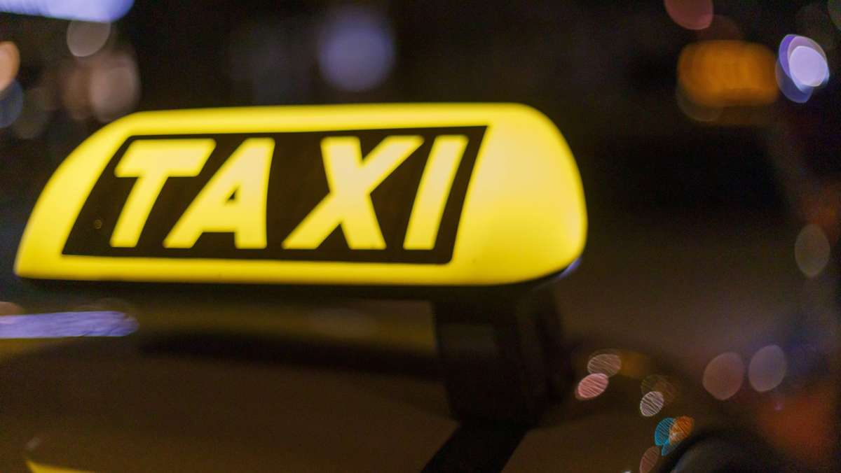 Bad Cannstatt: Taxifahrt nicht bezahlt und geflüchtet - Polizei sucht Zeugen