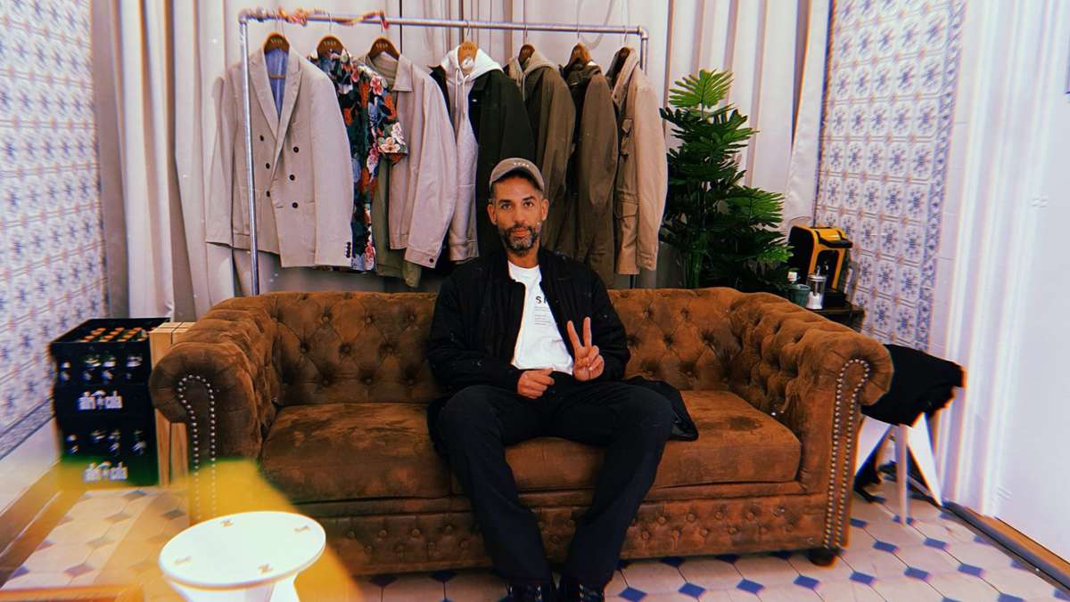 Daniel Samy El Menshawi kam 2020 zurück nach Stuttgart und gründete während der Pandemie sein Streetwear-Maßanzug-Konzept „SPSR“. Wir haben ihn in seinem Showroom in der Brennerstraße besucht und über sein Kessel-Comeback und das Bohnenviertel gesprochen.