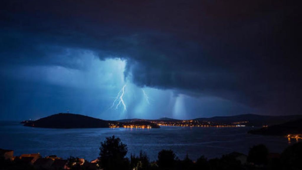 Stürme, Hagel, Starkregen: Adria-Wetter spielt verrückt