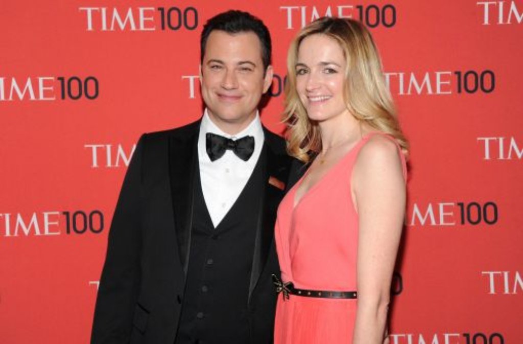 In den USA kennt ihn jeder, klar, dass er auch zu den Time 100 gehört: Talkshow-Gastgeber Jimmy Kimmel und seine Verlobte Molly McNearney.