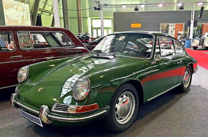 Oldtimerauktion bei Retro Classics: Wie Porsche und Ferrari unter den Hammer kommen