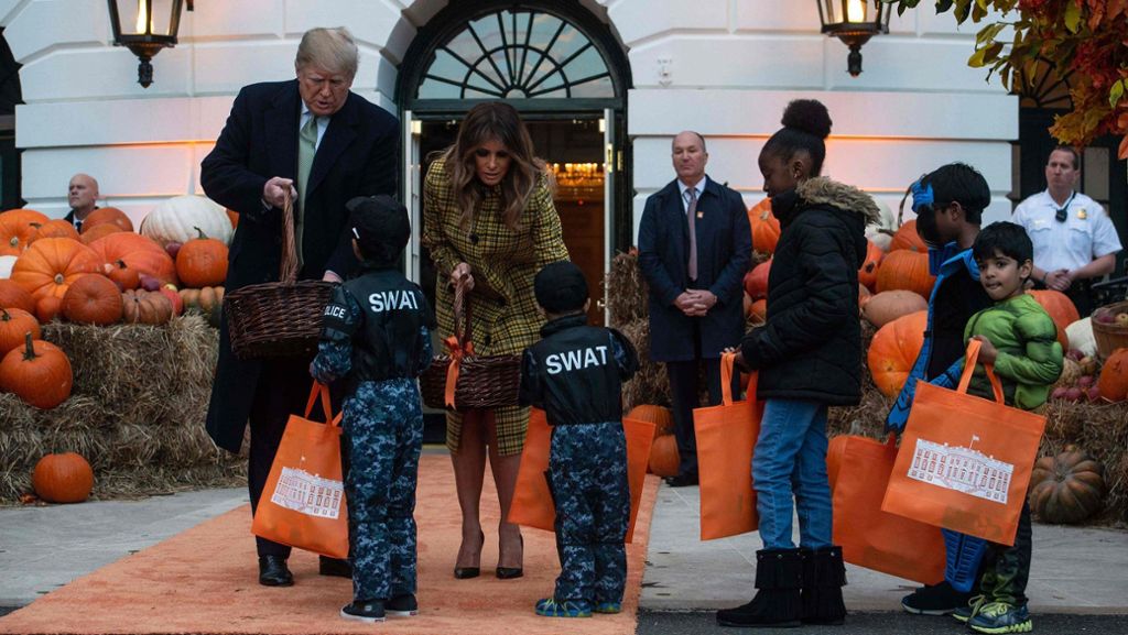 Halloween im Weißen Haus: Die Trumps verteilen Süßes und Saures