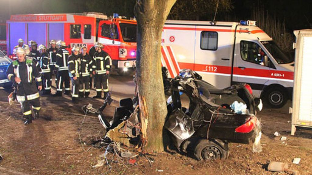 Zuffenhausen: Auto zerrissen - zwei Tote bei Unfall