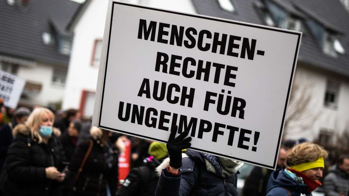 Am Montag sind in Baden-Württemberg mehr als 70.000 Menschen gegen die Coronamaßnahmen der Regierung auf die Straße gegangen. 