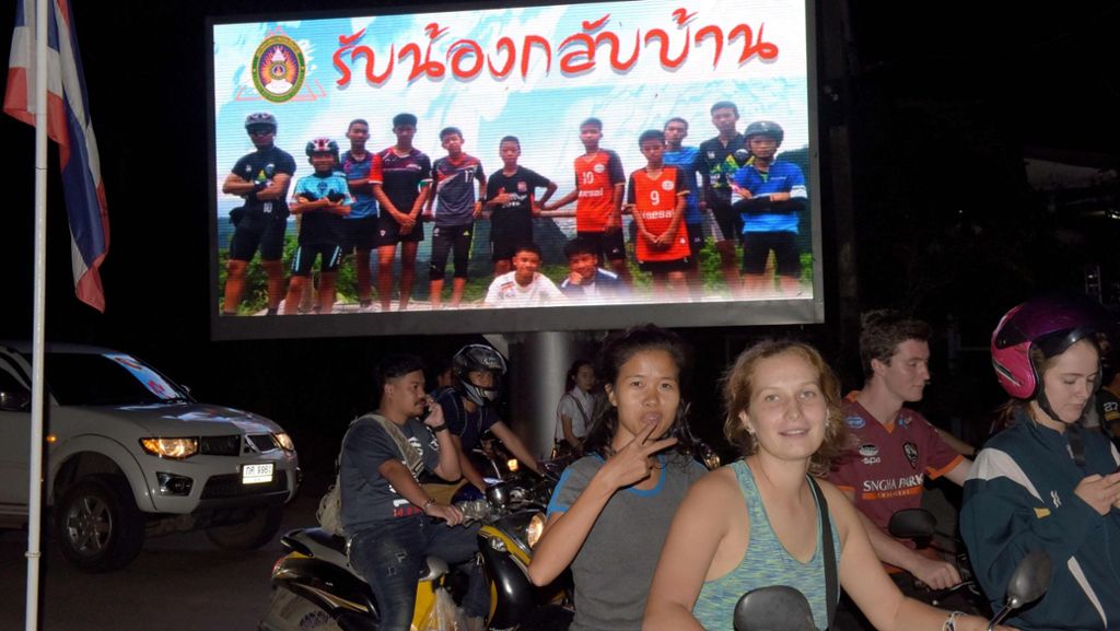 Rettung aus Höhle in Thailand: Thais freuen sich über Rettung der Jungen