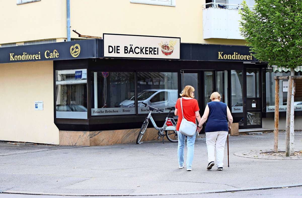 Mehrere Unternehmer hatten versucht, mit der Bäckerei in Heumaden einen Fuß auf den Boden zu bekommen. Noch steht der Laden leer, aber nicht mehr lange. Foto: Caroline Holowiecki