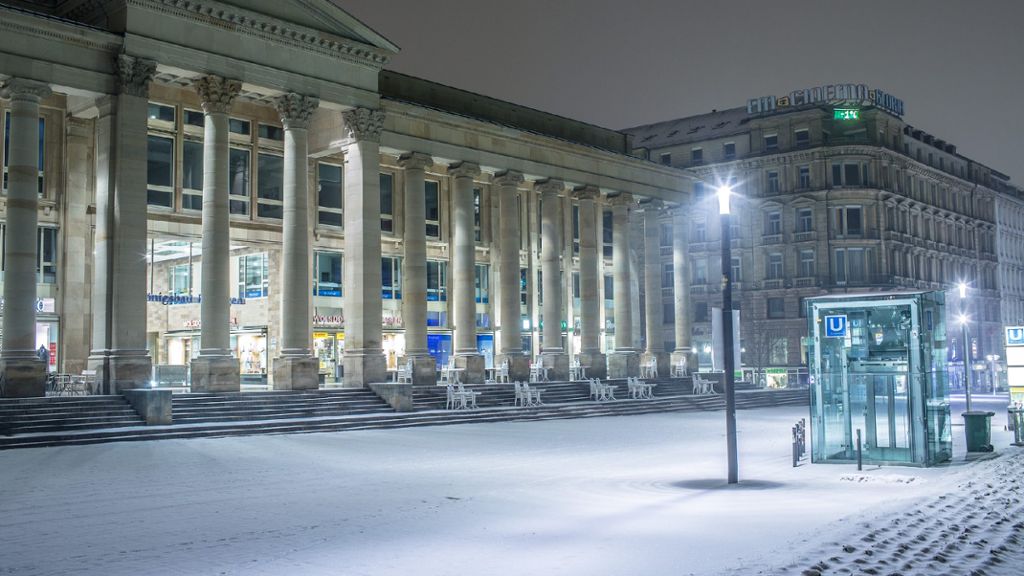 Schnee in Stuttgart: Nightlife im Winterloch