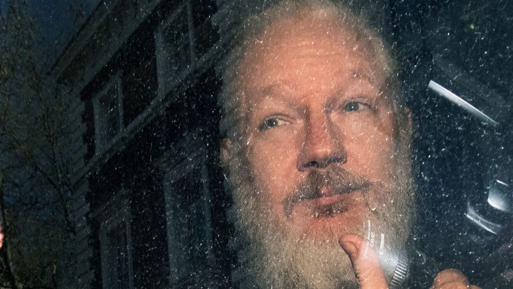 Wikileaks-Gründer: Assange aus Botschaft geschleppt