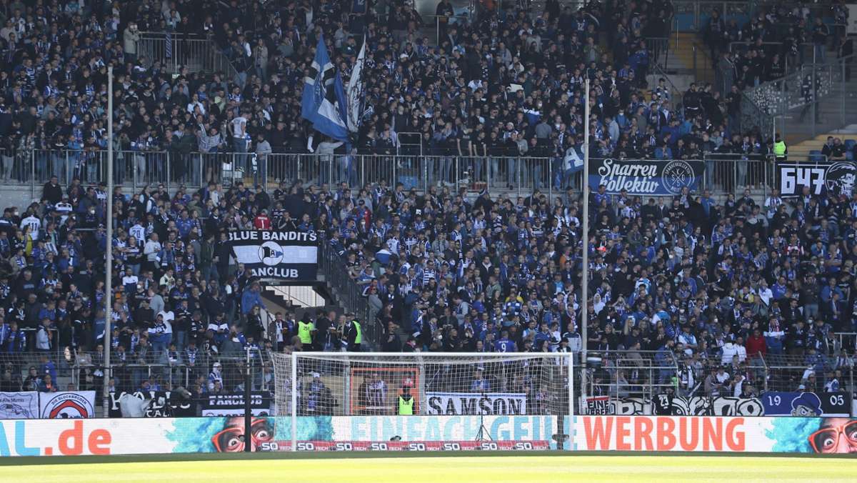 Fußball-Bundesliga: Notfall auf der Tribüne in Bielefeld: Fan muss reanimiert werden