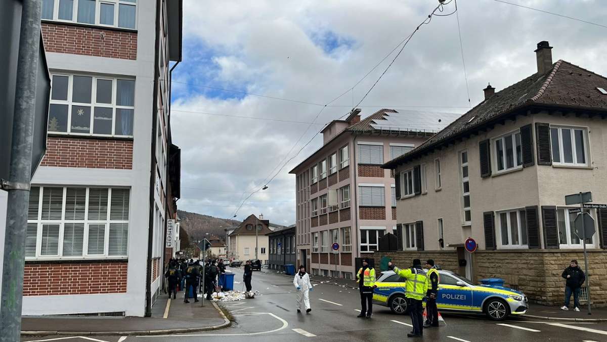 Bluttat in Albstadt: Erneut Großaufgebot der Polizei an Leichenfundort