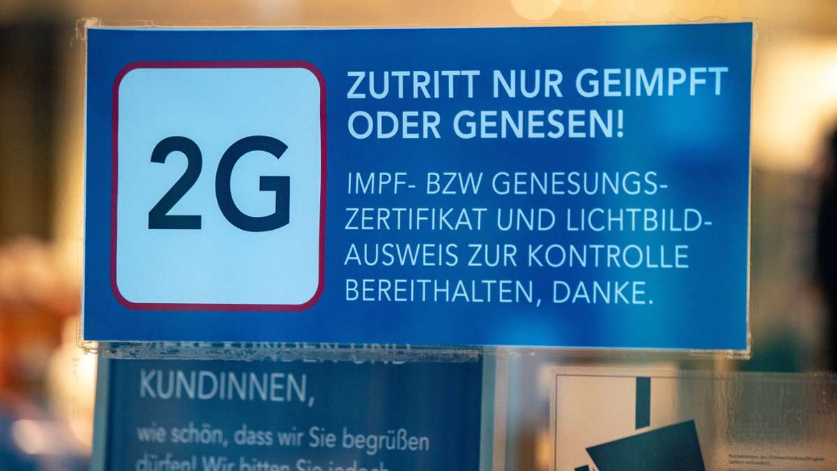  In Bayern hat ein Gericht vergangene Woche die 2G-Regel im Einzelhandel ausgesetzt. Das macht der Branche in Baden-Württemberg zu schaffen, wo die alten Regeln noch gelten. 