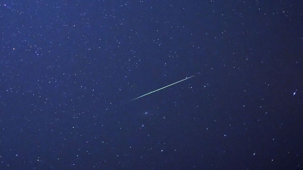 Der August gilt als Monat der Sternschnuppen: Grund ist der Meteorstrom der Perseiden. Doch in diesem Jahr fällt das Maximum der Sternschnuppen-Aktivität auf einen Vormittag. Wie und wann die Beobachtung in Stuttgart und Umgebung trotzdem gelingt.