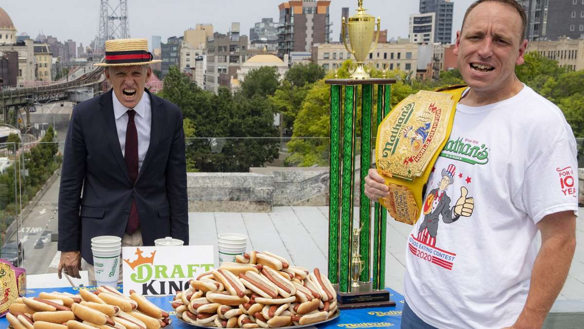 Im Vergnügungspark Coney Island: 75 Würstchen in zehn Minuten: Hotdog-Wettesser bricht Rekord