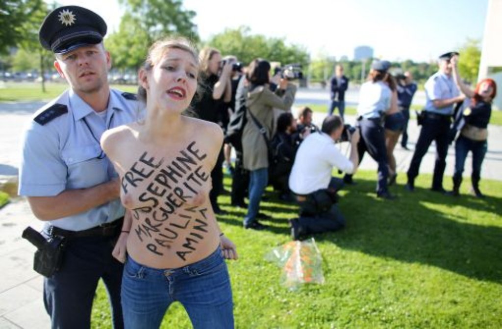 Femen-Protest vor dem Kanzleramt in Berlin.