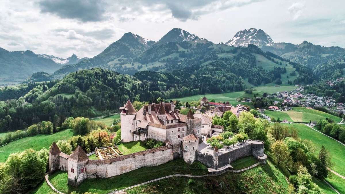 Märchenhaft schön: Die Region La Gruyère im Schweizer Kanton Freiburg präsentiert sich wie aus dem Bilderbuch.