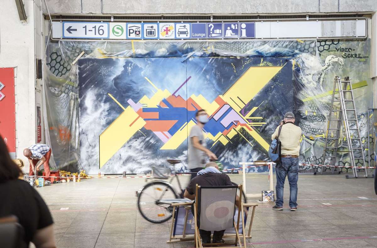 Die GraffitiKunst im Stuttgarter Hauptbahnhof dient als
