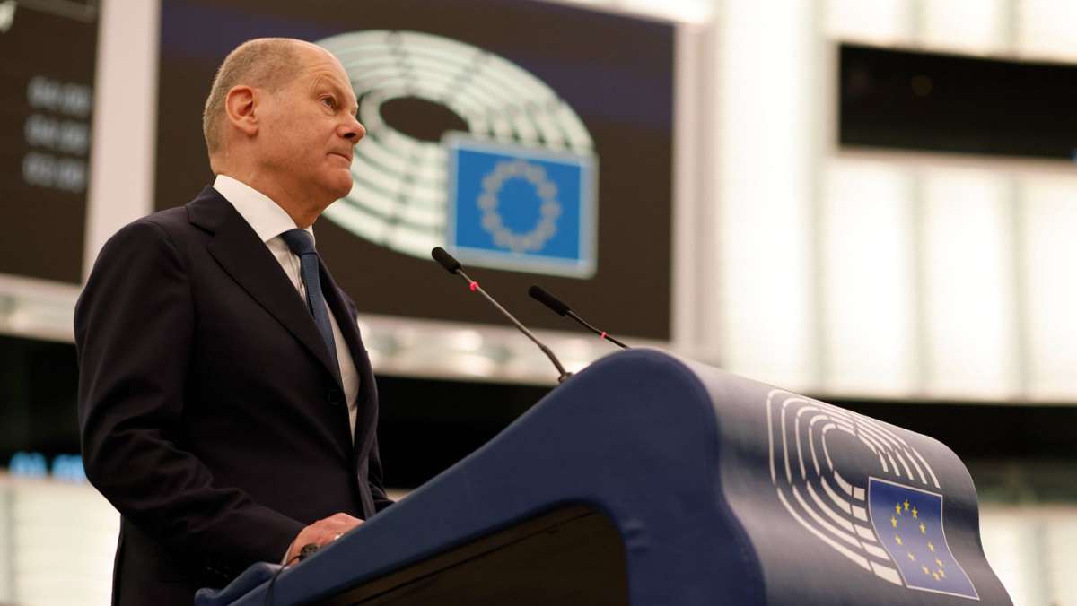 Rede im Europäischen Parlament: Olaf Scholz wirft Wladimir Putin  „Machtgehabe“ vor