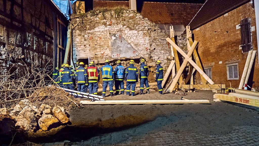 Stadtmauer in Oberriexingen gerettet: THW meistert lebensgefährlichen  Einsatz