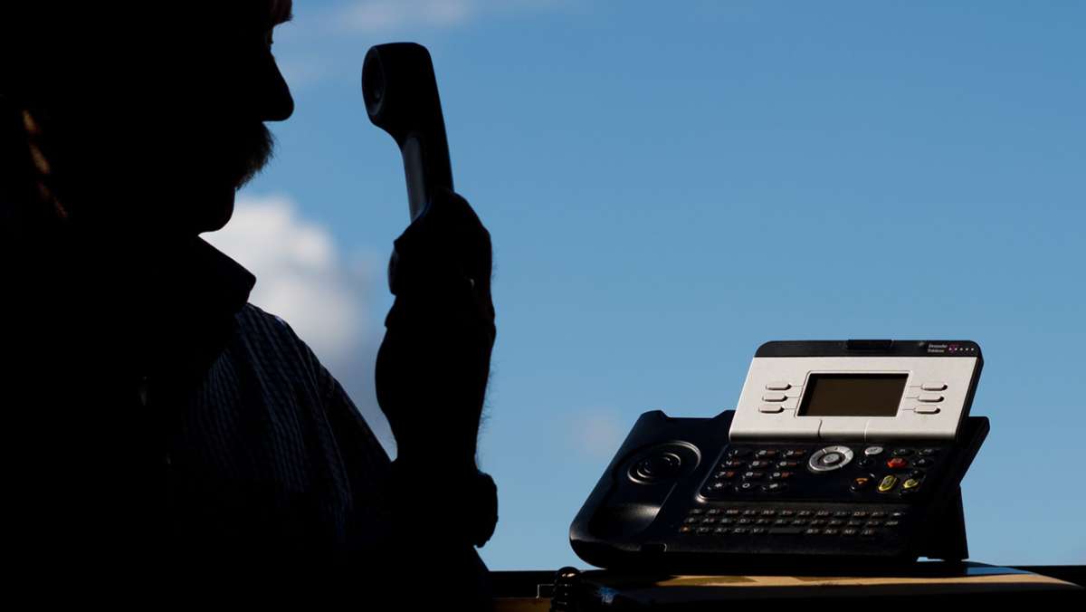 Betrugsanruf in  Ostfildern: Seniorin hilft Polizei bei Festnahme eines Telefonbetrügers