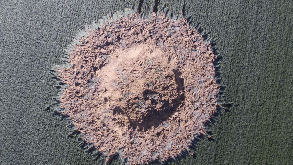 Hessen: Weltkriegsbombe reißt metertiefen Krater
