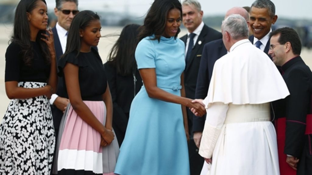 Obamas empfangen Papst: „Ho ho, hey hey, welcome to the USA!“