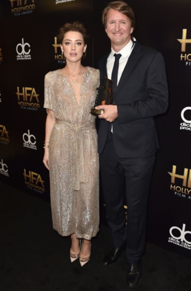 Sie zeigte sich neben Tom Hooper, Gewinner des „Director-Awards“ für seinen Film „The Danish Girl“.