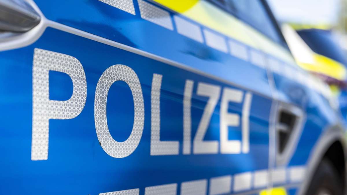 Unfall in Dettingen: Autofahrer nimmt 39-jährigem Radler die Vorfahrt – leichte Verletzungen