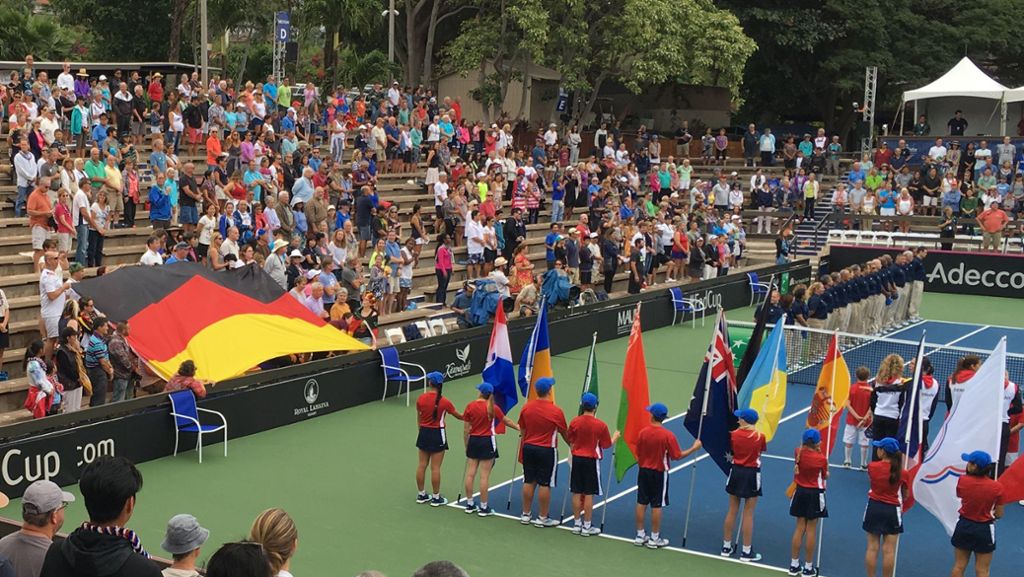  Der Nationalhymnen-Vorfall beim Tennis-Fed-Cup auf Hawaii hat für reichlich Wirbel gesorgt. Andrea Petkovic hat ihre eigene Aussage nun relativiert. 