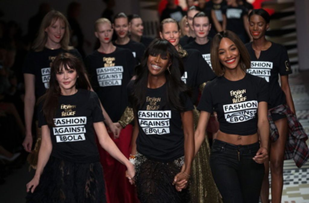 Campbell engagiert sich für wohltätige Zwecke und gründete 2005 die gemeinnützige Organisation Fashion For Relief, um mit Hilfe von Modeshows Geld für die Opfer des Hurrikans Katrina, des japanischen Tsunamis und der Ebola-Epidemie in ganz Westafrika zu sammeln