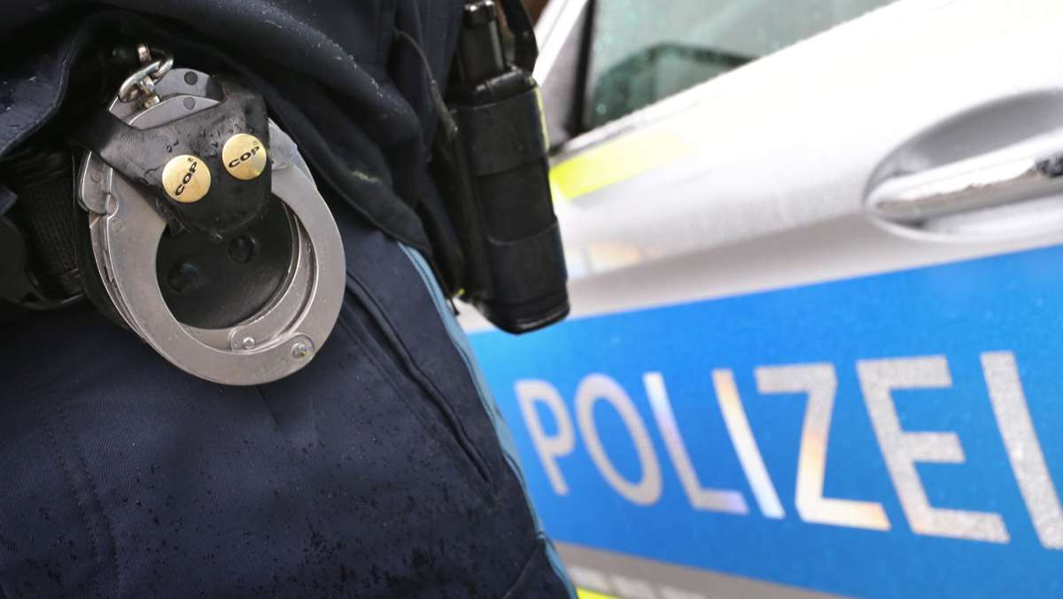 Schmuck und Bargeld geraubt: Juwelier in Echterdingen mit Gullideckel überfallen