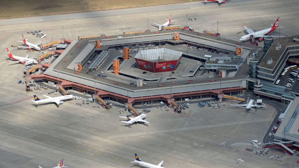 Berliner Flughafen: Dobrindt will Tegel offen halten