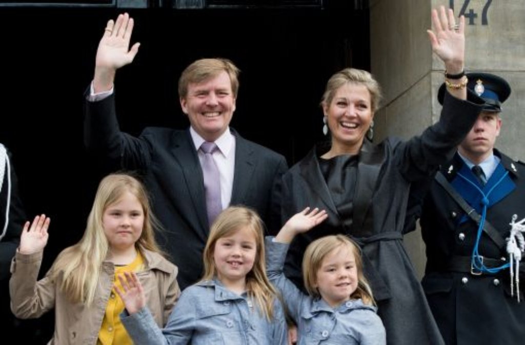 Ganz die Mama: König Willem-Alexander der Niederlande und seine Frau Máxima haben ein ganzes Drei-Meisjes-(Königs-)Haus zustande gebracht. Thronfolgerin Amalia (geboren 2003) und ihre Schwestern Alexia (geboren 2005) und Ariadne (geboren 2007).