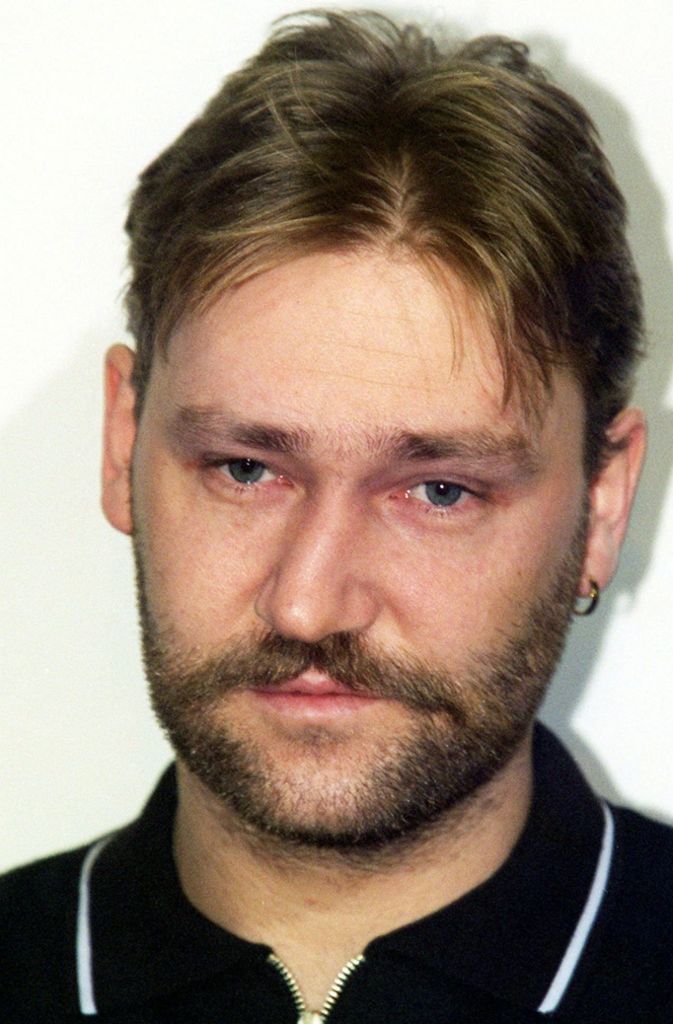 Ronny Rieken (geboren 1968): Der Seriensexualstraftäter wurde als erster Straftäter in Deutschland mit einem DNS-Massentest überführt. Er missbrauchte und tötete ein elf- und 13-jähriges Mädchen im Raum Cloppenburg. 1998 zu lebenslanger Freiheitsstrafe verurteilt.