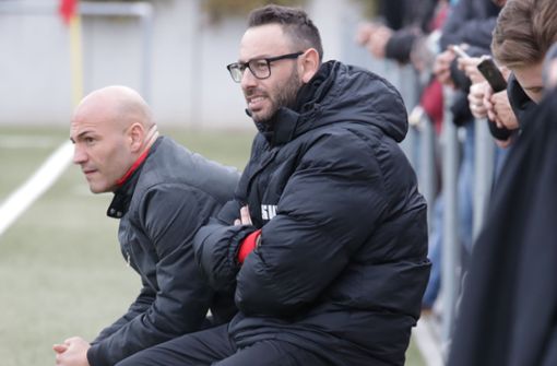 Bülent Güner (links), auf dem Foto mit Theo Fringelis, ist nächste Saison wieder beim SV Fellbach II. Foto: Patricia Sigerist