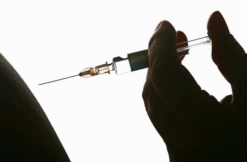 Der Vierfachimpfstoff kann nach Meinung des Robert-Koch-Instituts die Zahl der Arztbesuche um fast 400.000 senken. Foto: dpa-Zentralbild