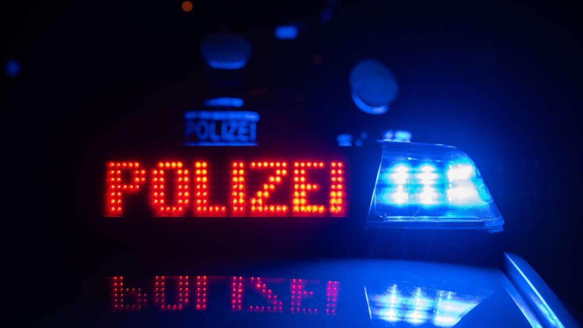 Unfall mit Bus in Esslingen: Ein Fahrgast bei Zusammenstoß mit Auto verletzt