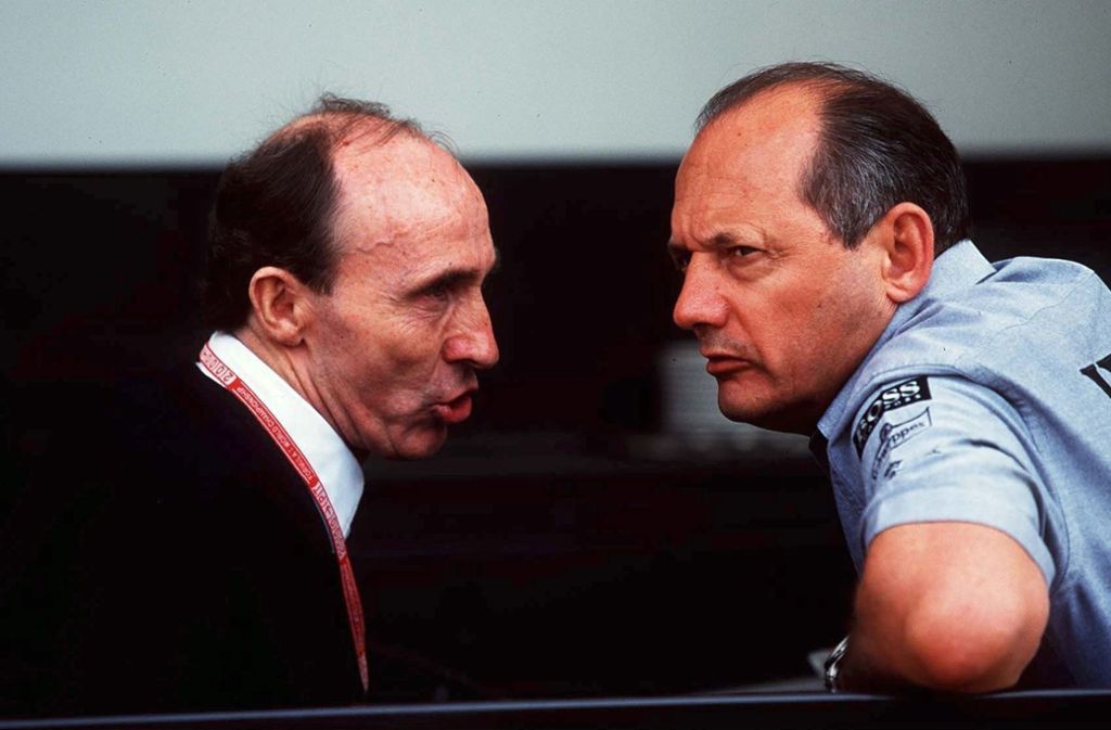 Treffen der britischen Formel-1-Giganten: McLaren-Boss Ron Dennis (rechts) und Frank Williams haben sich viel zu sagen. In Spanien ging es 2000 wohl nur um eines: Wie sind die Italiener von Ferrari zu schlagen? Gute Frage: Michael Schumacher wird am Saisonende Weltmeister.