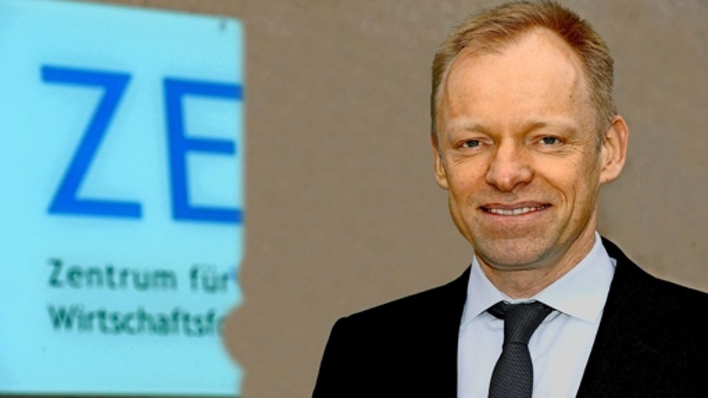  Auf den streitbaren Wissenschaftler Hans-Werner Sinn folgt als neuer Chef des Ifo-Instituts der Präsident des Zentrums für Europäische Wirtschaftsforschung, Clemens Fuest. 