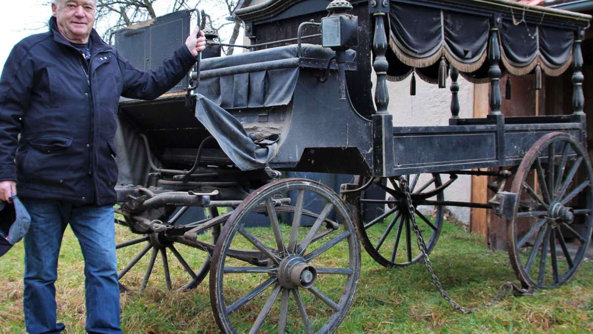 Historischer Hochdorfer Leichenwagen: Mit zwei PS zur letzten Ruhestätte