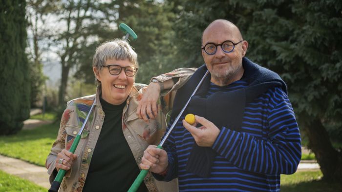 Bekanntes Duo eröffnet Minigolfanlage auf der Uhlandshöhe neu